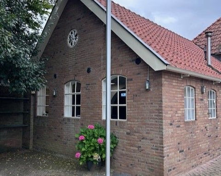 AlarmsysteemExpert.nl Cameramast verplaatsbaar aluminium 4 meter Ø 90mm met tegelframe