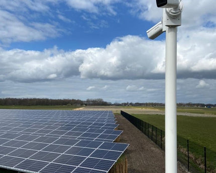 AlarmsysteemExpert.nl Cameramast verplaatsbaar aluminium 4 meter Ø 90mm met tegelframe
