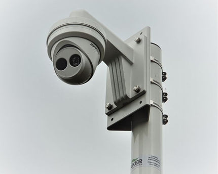 AlarmsysteemExpert.nl Cameramast verplaatsbaar aluminium 4 meter Ø 90mm met tegelframe