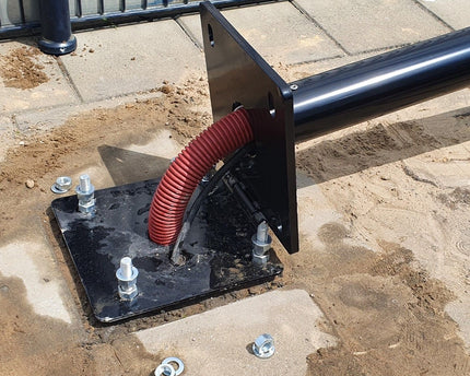 AlarmsysteemExpert.nl Lichte houtstructuur cameramast met kantelanker 4 meter